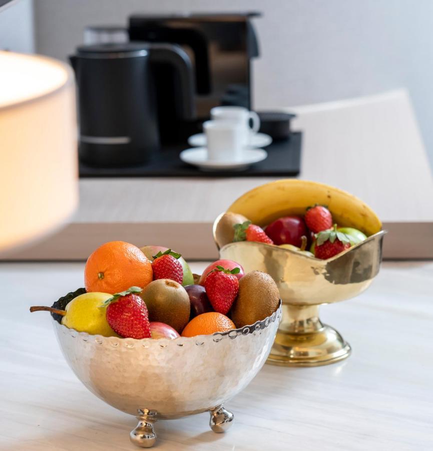 Address Istanbul Hotell Exteriör bild Fruit in bowls