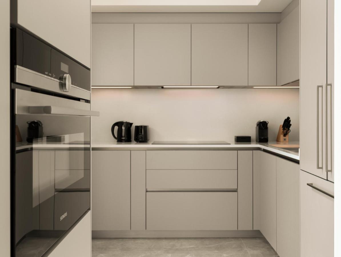 Address Istanbul Hotell Exteriör bild A modern kitchen