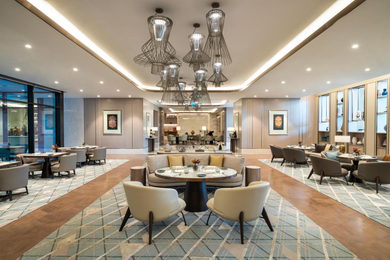 Address Istanbul Hotell Exteriör bild The Club at London Heathrow Airport