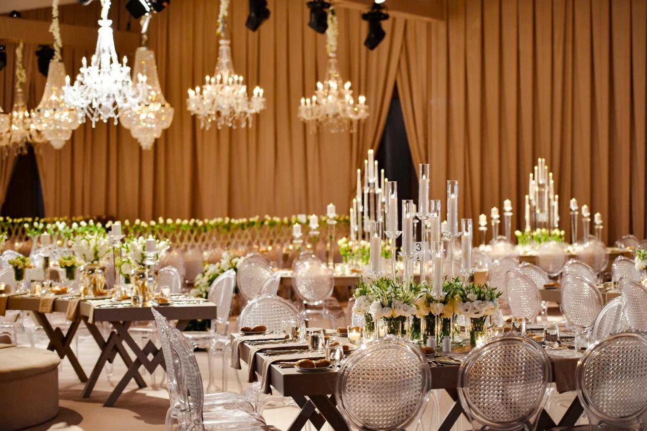 Address Istanbul Hotell Exteriör bild The ballroom at The Four Seasons Hotel, Hong Kong